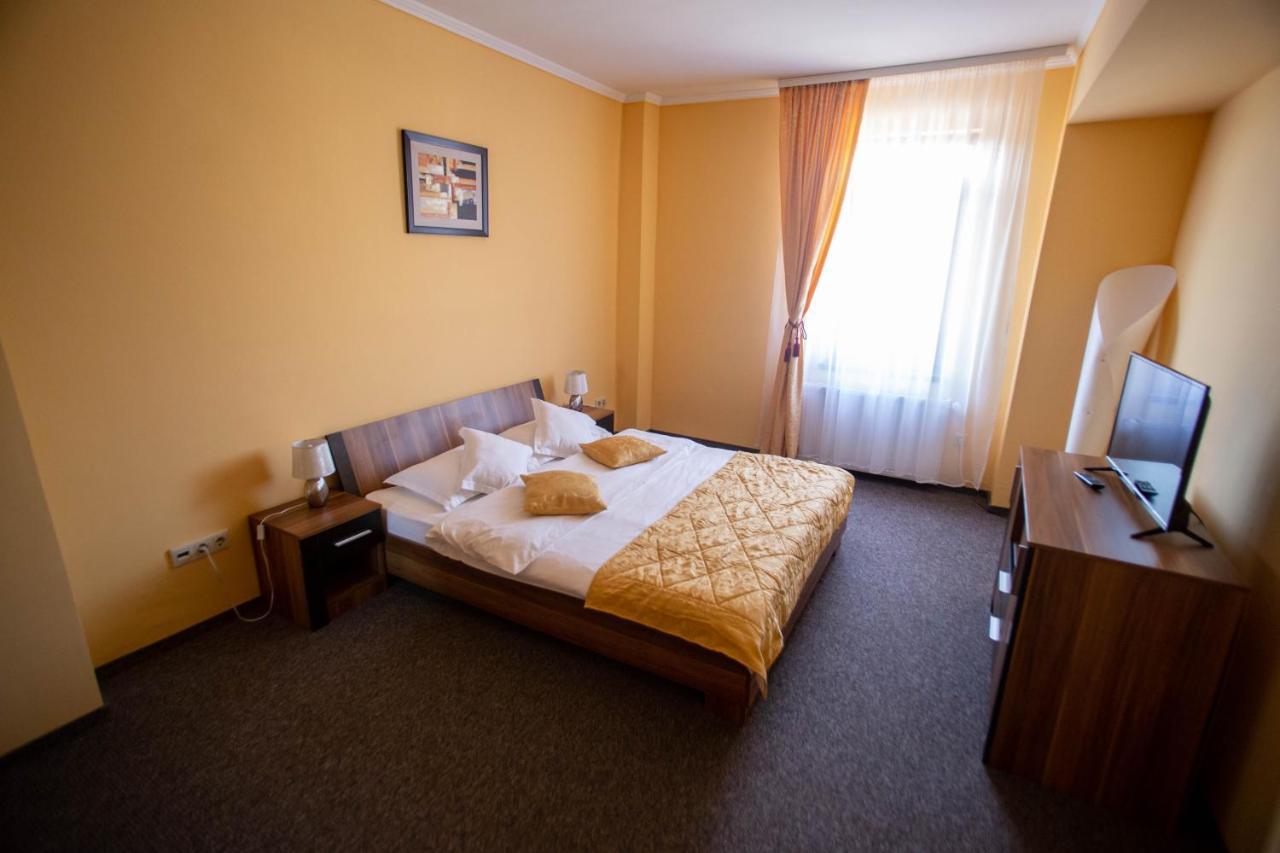 Hotel Alexandra Timisoara Bagian luar foto